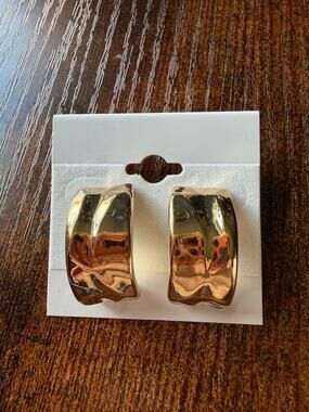 On 34th Curved Metal Hoop Earrings